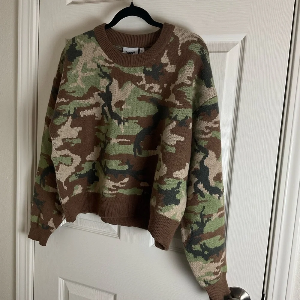 Daisy Street Green and Brown Camouflage Sweater size X-Large